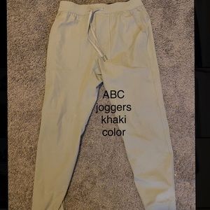 Men’s lululemon ABC joggers sandstone